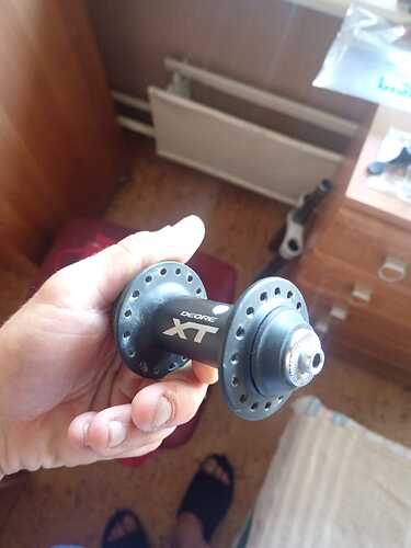 shimano deore xt hub