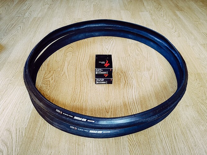 Riepas - Maxxis plus Spec kameras